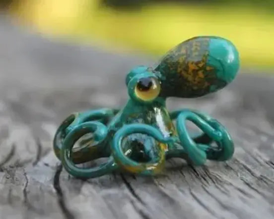 Handmade Captivating Octopus Glass Figurine (Single Piece)